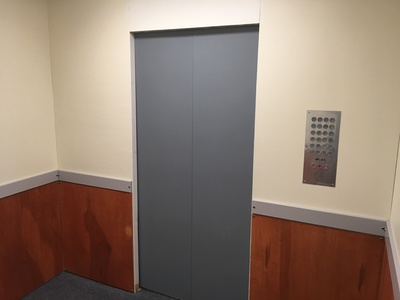 Our 8' x 8' x 8' elevator pop-up set can break every 4' and can also  include adjoining hallways.	